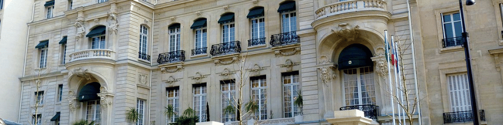 Banner of Shangri-La Paris